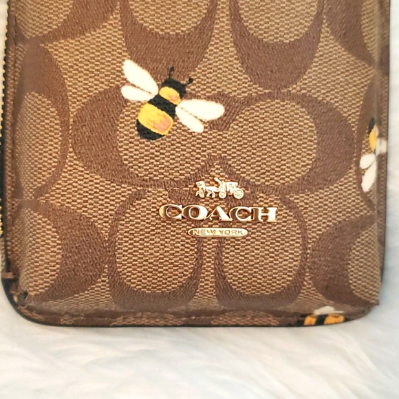 Coach crossbody purse/wallet for Cellphone 📱 Cyber Monday Sale!!! - Picture 3 of 8
